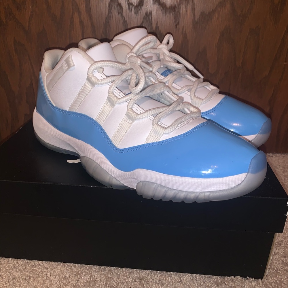 *SOLD* Jordan 11 Low UNC